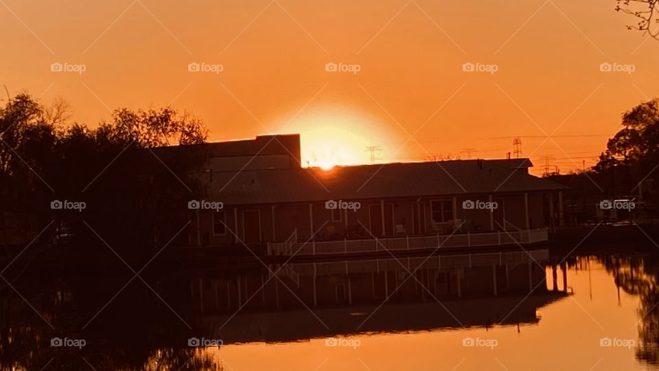 With the sun setting we have a casting Shadow and good color for this scene. 