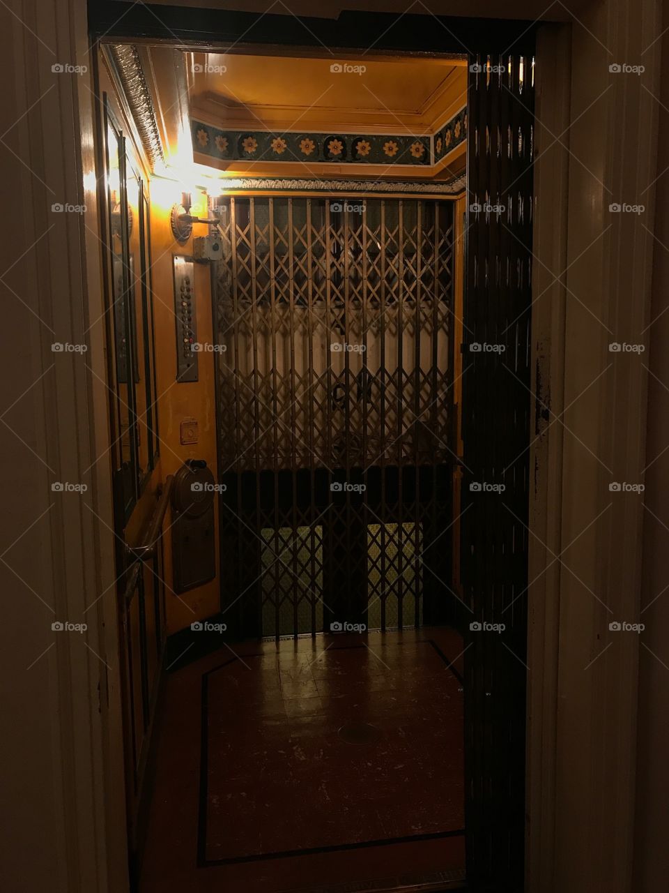 Old elevator 