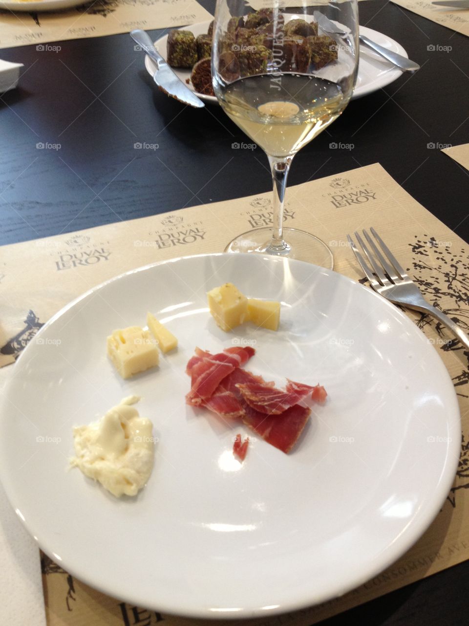 Wine and Dine. Champagne and cheese tasting in Remis, France 