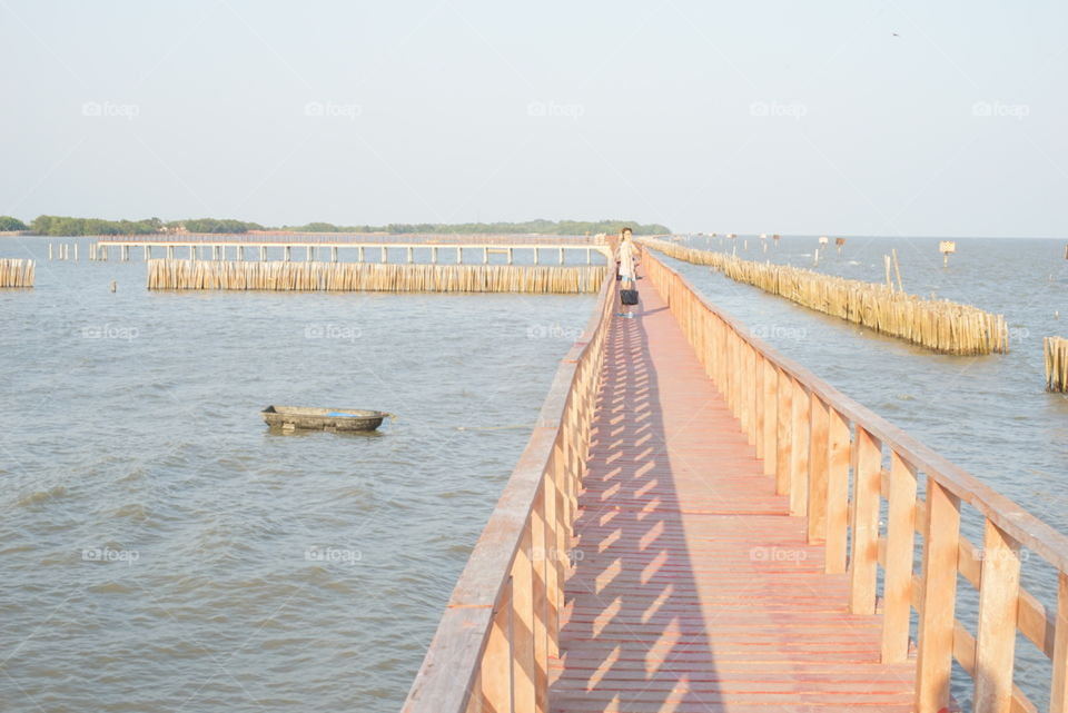 Bridge way to the open shore 