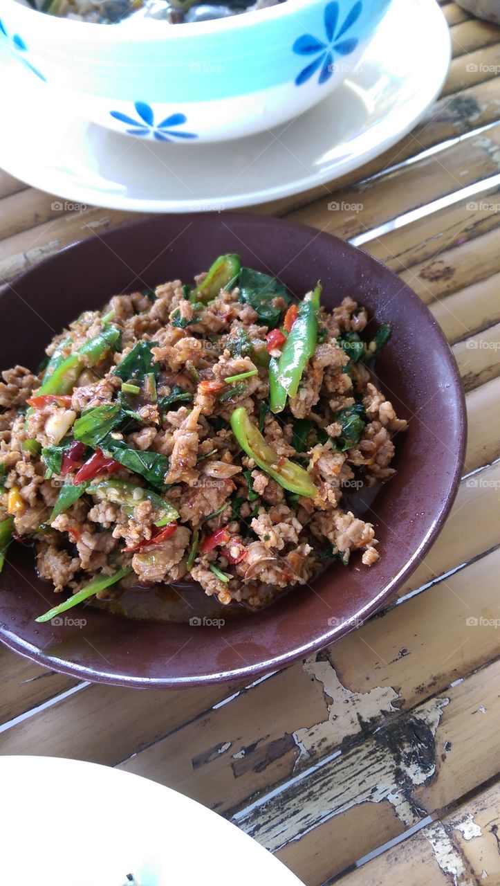 Stirfry beef with spice and herbs