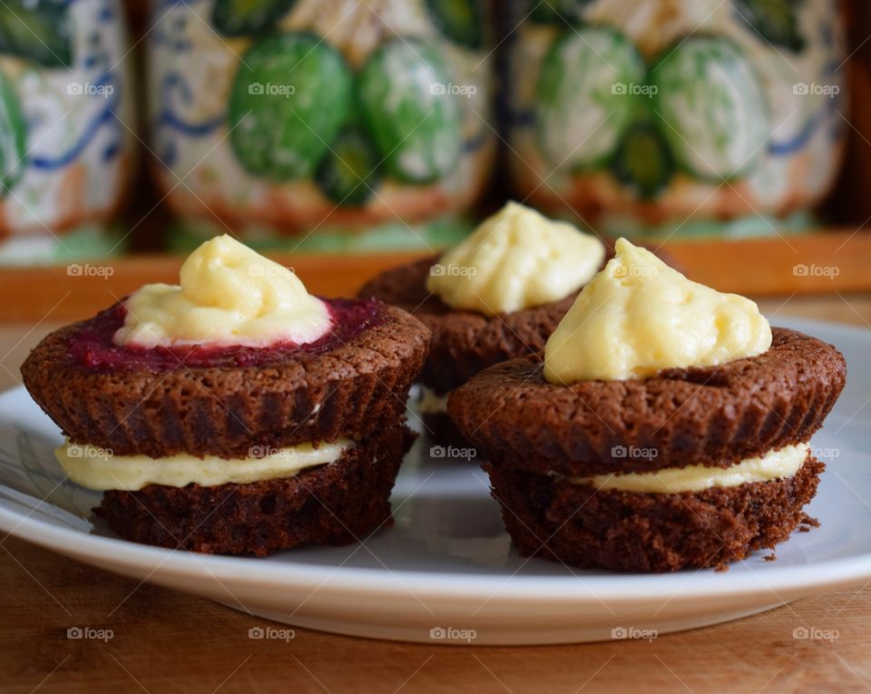 Vanilla, chocolate & raspberry cupcakes