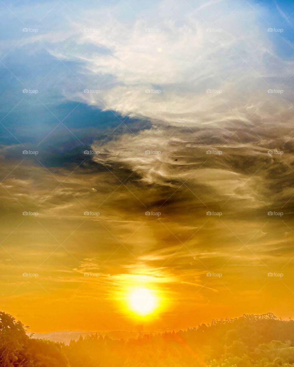 🌇🇺🇸 An extremely beautiful sunset in Jundiaí, interior of Brazil. Cheer the nature! / 🇧🇷 Um entardecer extremamente bonito em Jundiaí, interior do Brasil. Viva a natureza! 
