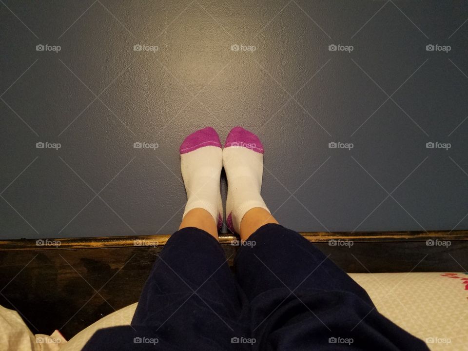 feet straight