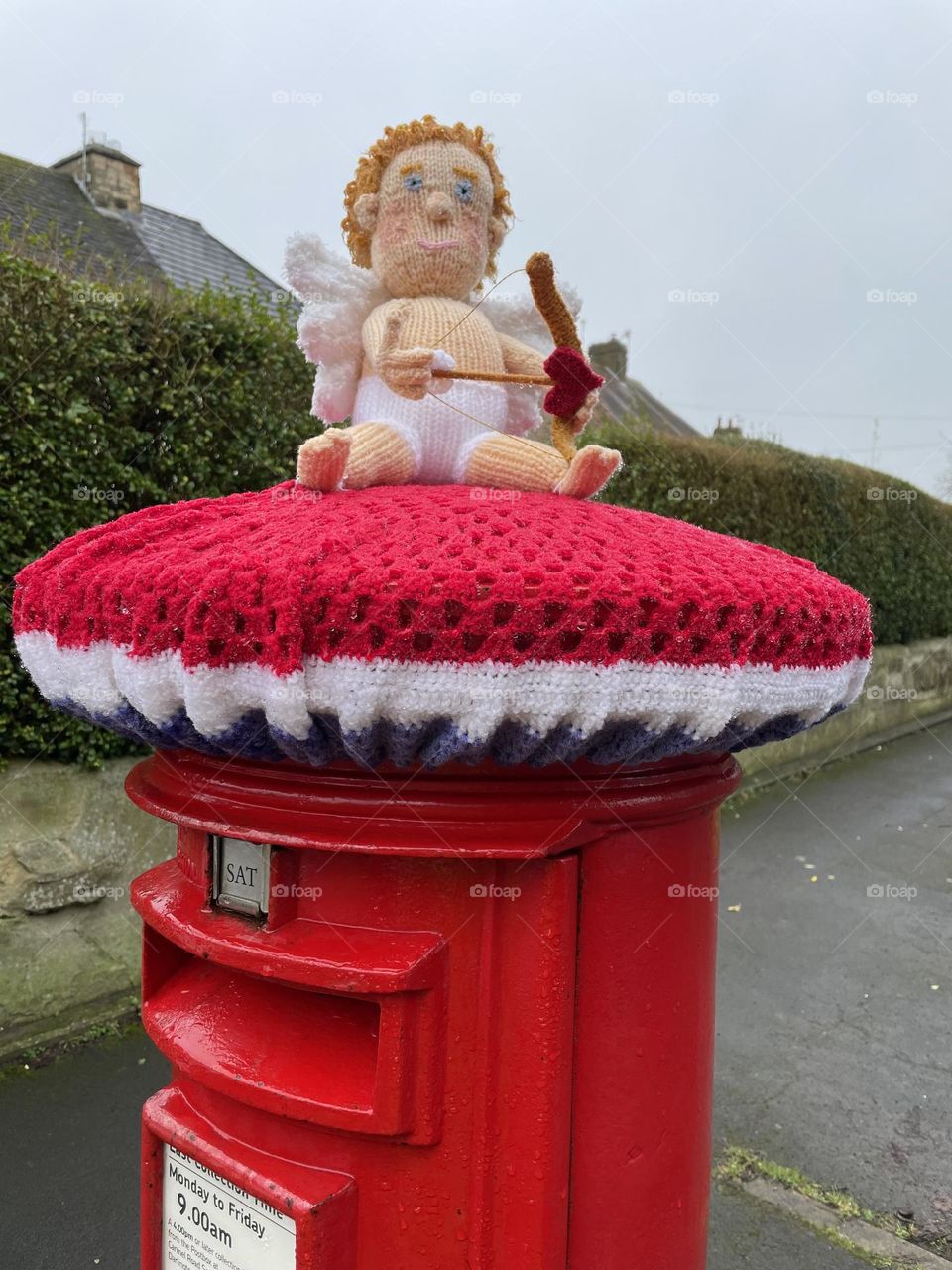 The Secret Knitting Bombers have been out again … not sure their latest ❤️Cupid ❤️creation for Valentines Day looks happy do you ? even though he has a smile on his face … has me in stitches 🤣 ❤️