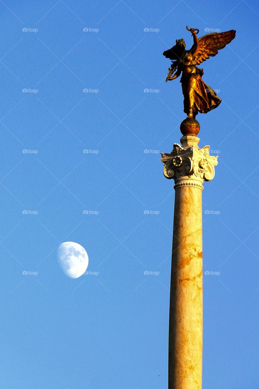 Roman moon