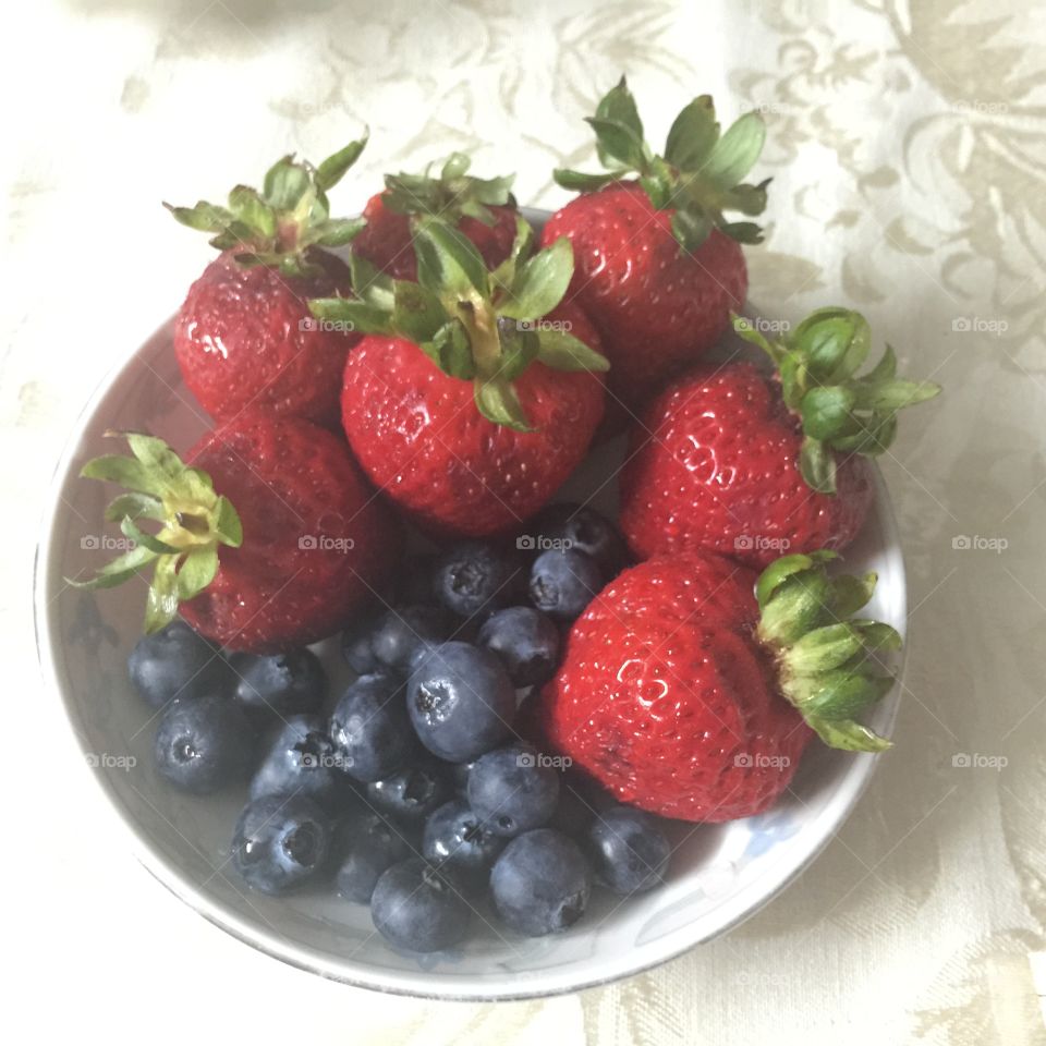 Strawberries, blueberries fruit