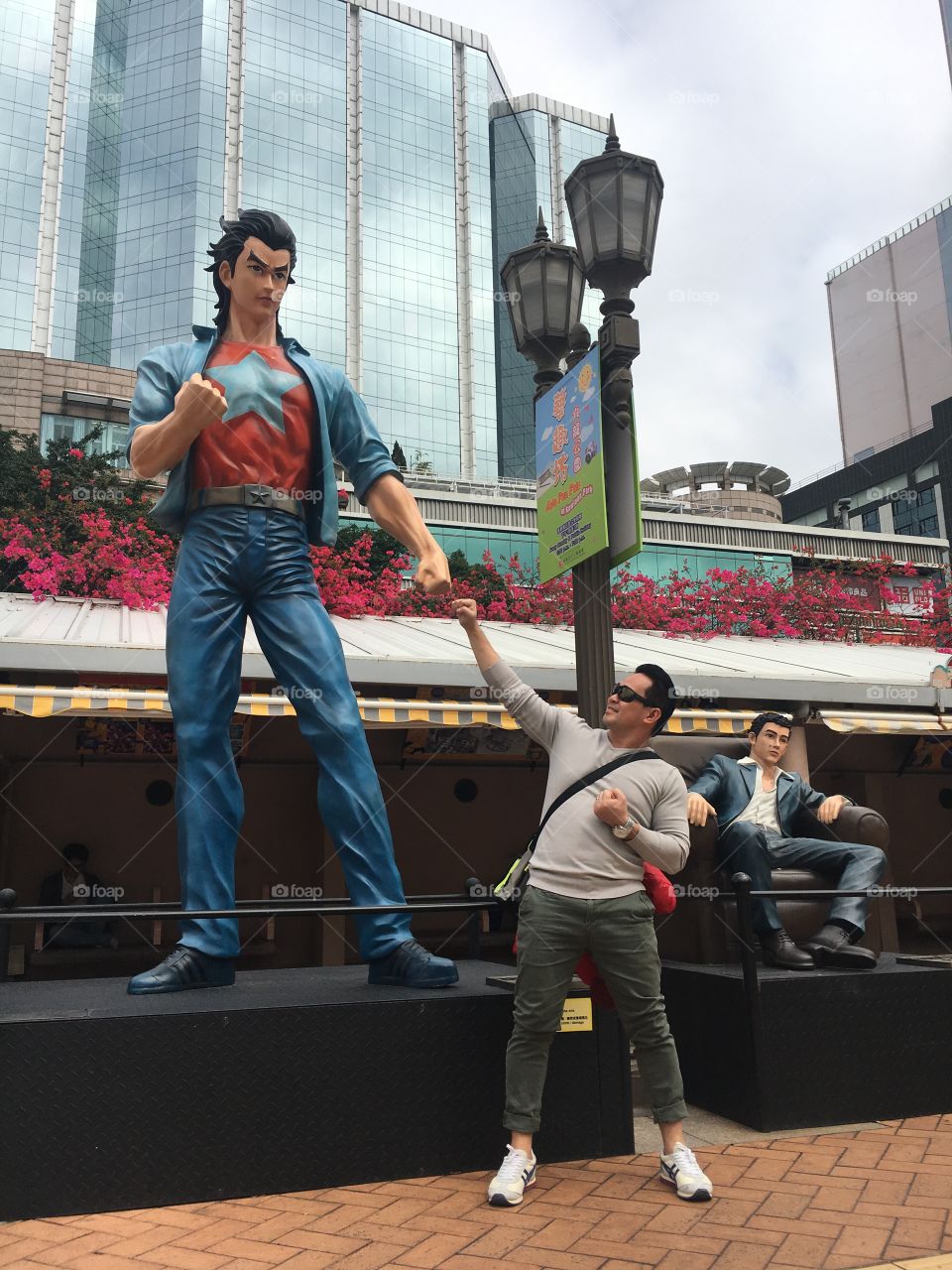 Fist fight with this giant statue! 