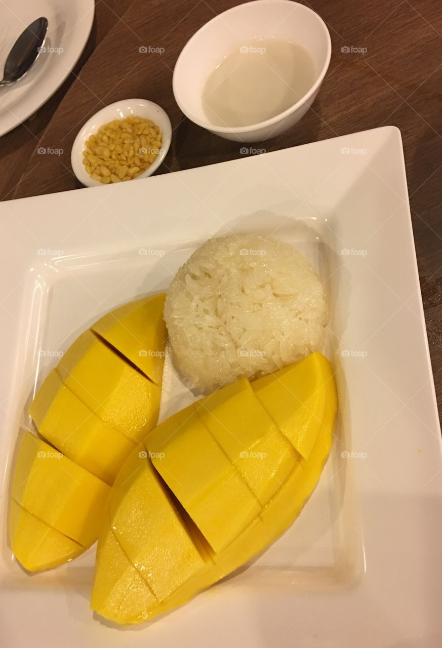 Coconut mango sticky rice