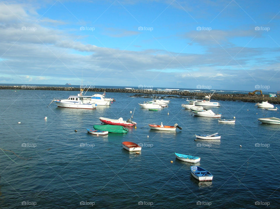 boats sea harbour fishing by jeanello