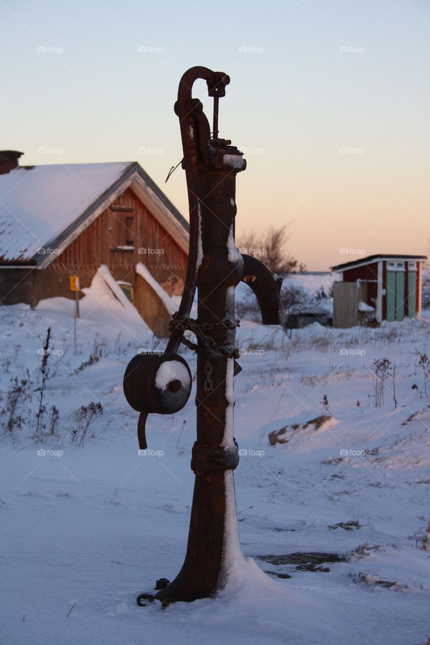 Winter water pump