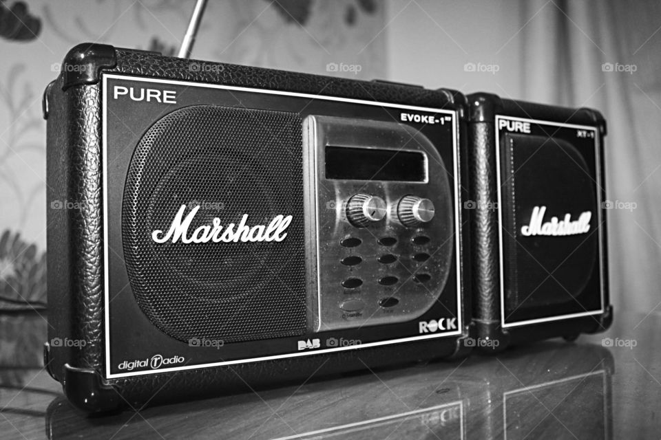 Retro amp style DAB radio