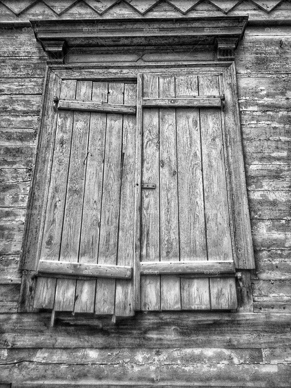 "The most colorful thing in the world is black and white, it contains all colors and at the same time excludes all."
~ Vikrmn, 10 Alone