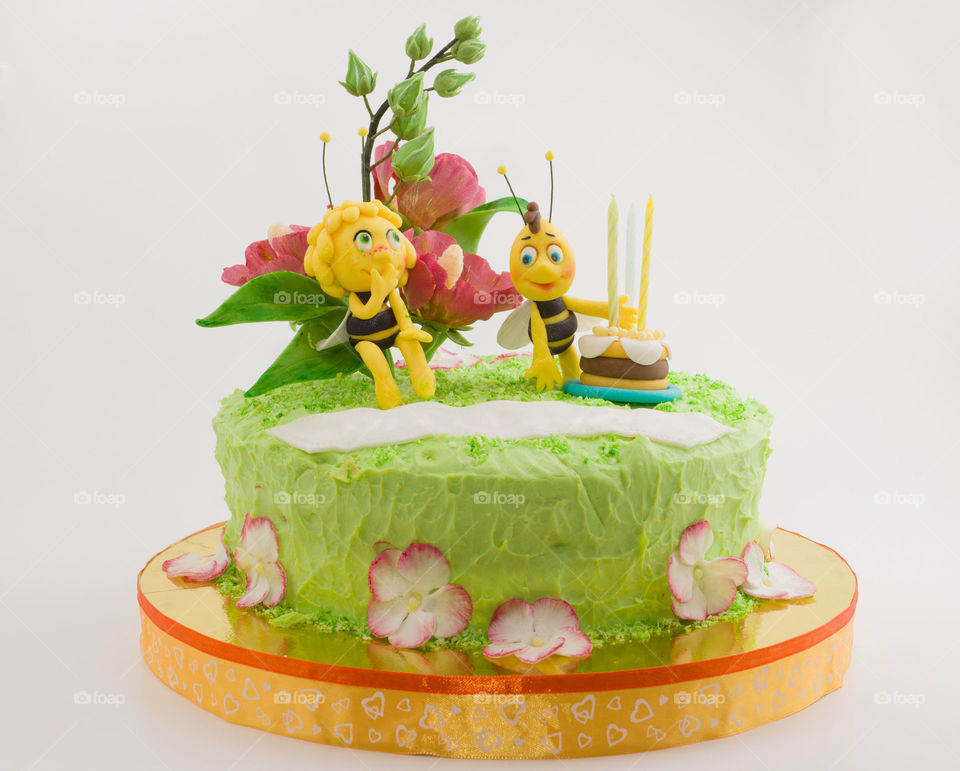 Cake with Maya bee