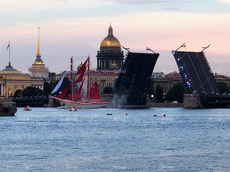 Urban water 💦 Bridge 🌉 Architecture 🏢 Sailboat⛵