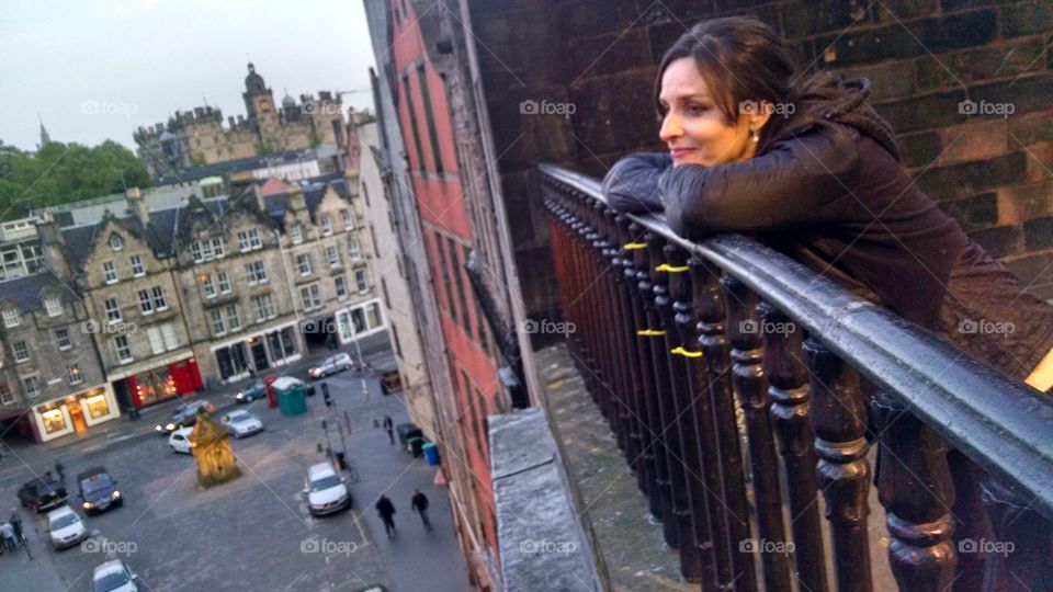 Jennifer in Edinburgh. enjoying old town