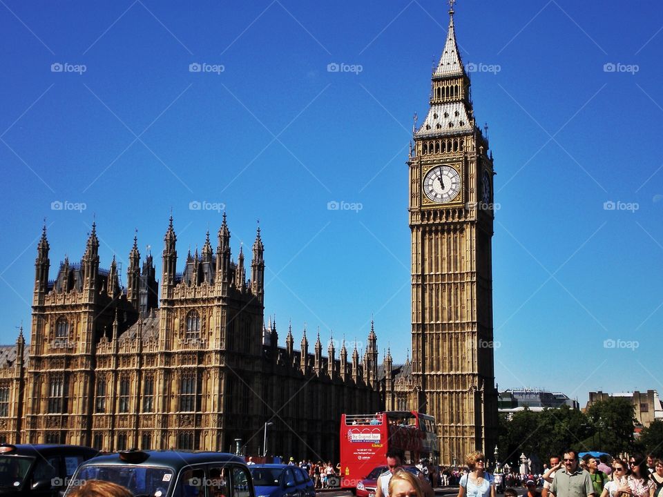 Passing by Big Beg in a sunny day.