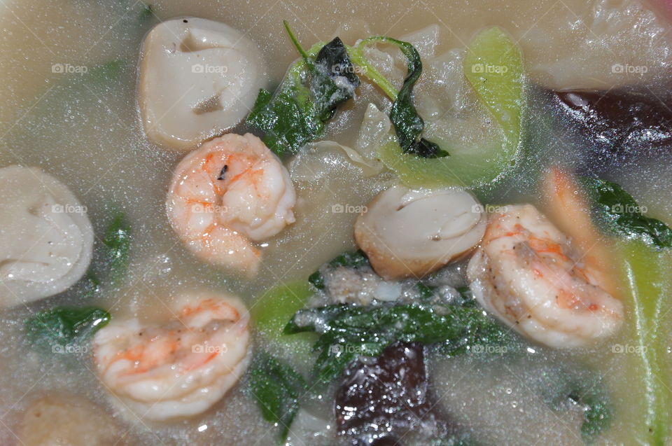 Gaeng Liang ( Thai spicy mixed vegetable soup with prawns )