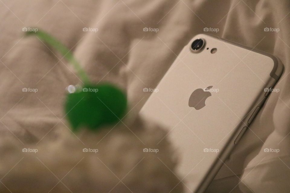 iPhone 7 with green cherry 