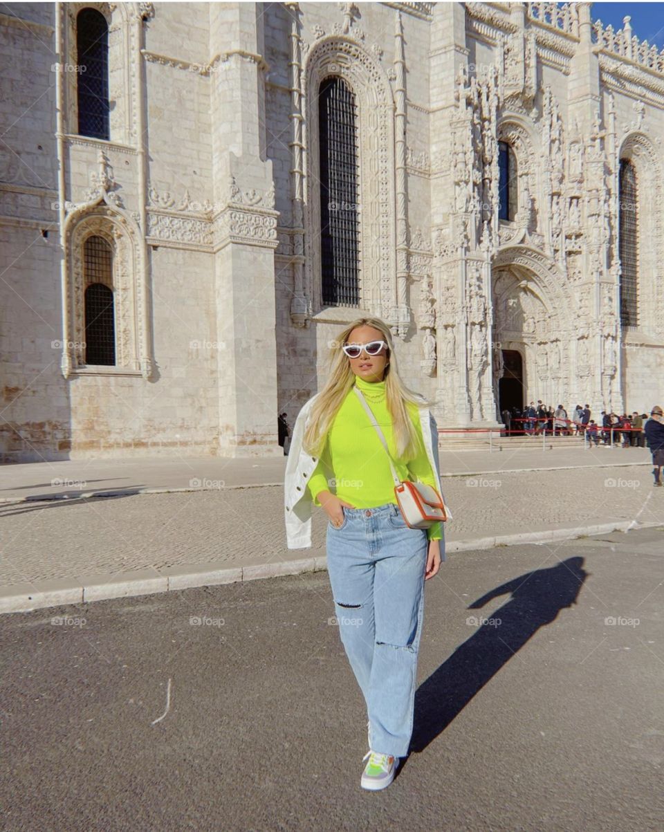 Conhecendo o Mosteiro em Portugal, uma perfeição de dia, solzinho para aquecer um pouco.