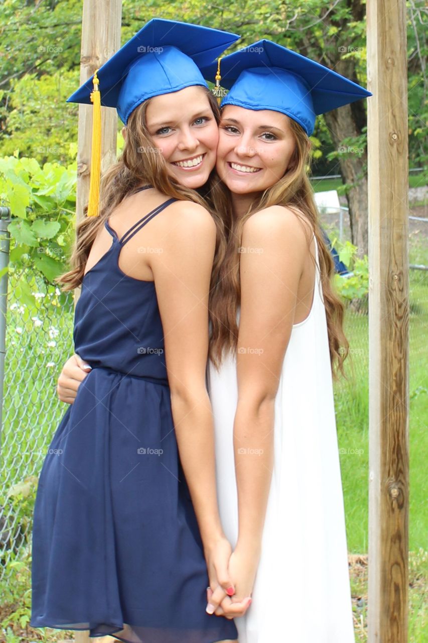 Best Friends. 2015 Graduates 