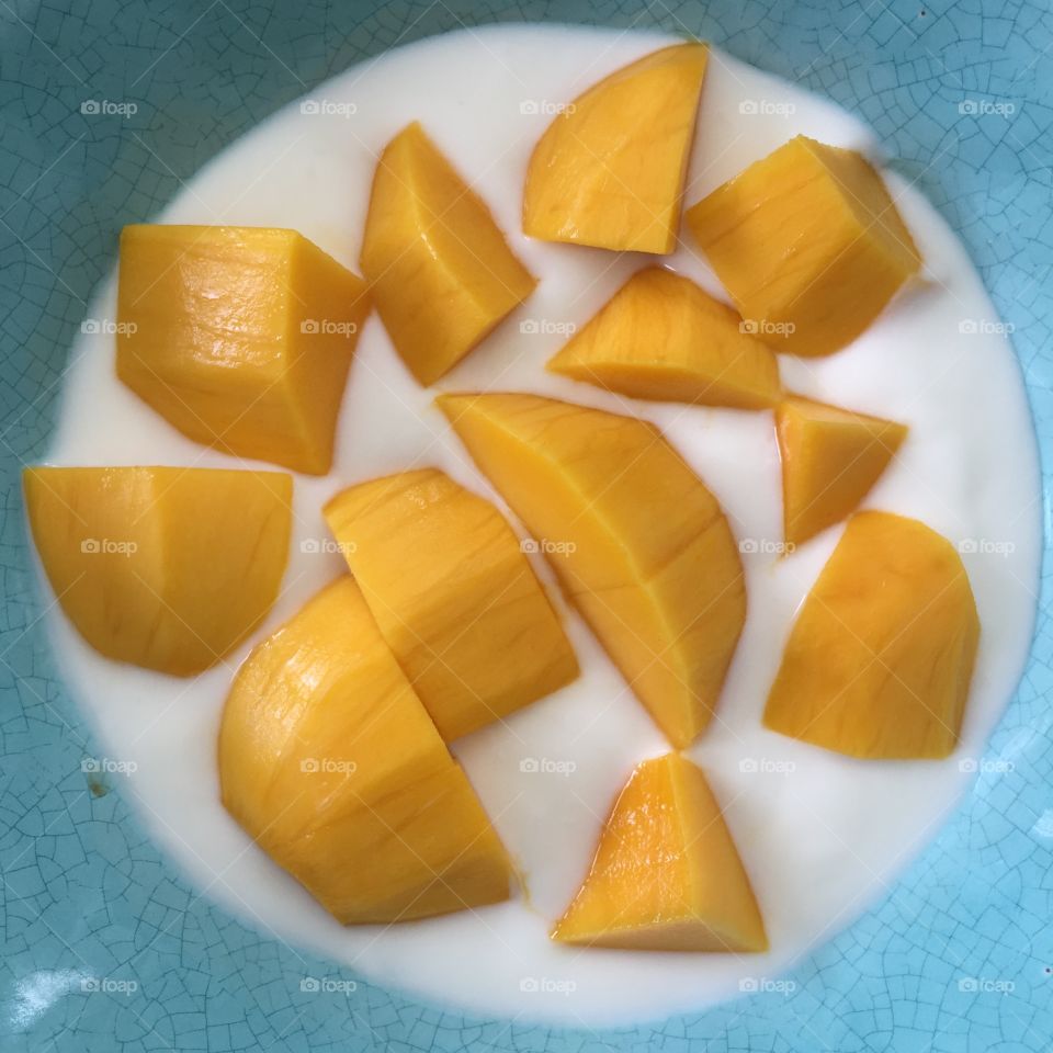 Mango yogurt 