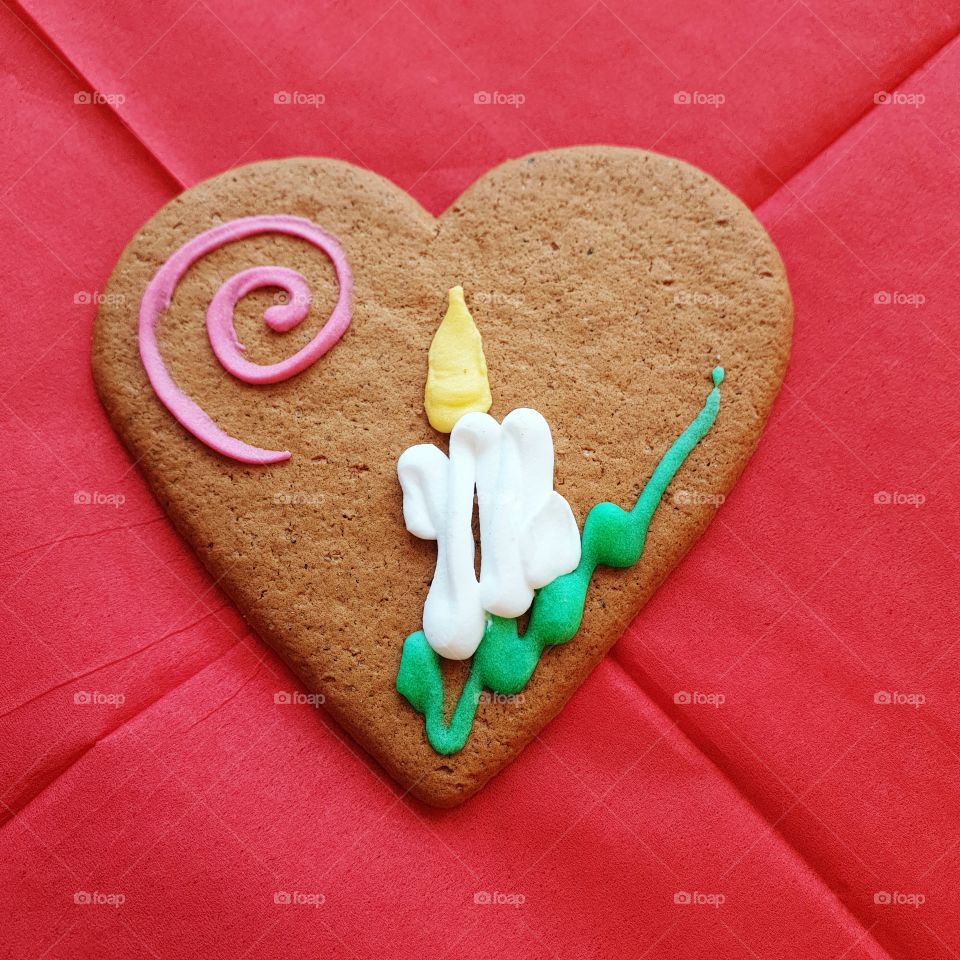 Gingerbread cookie with decoration,  pepparka hjärta dekorerad