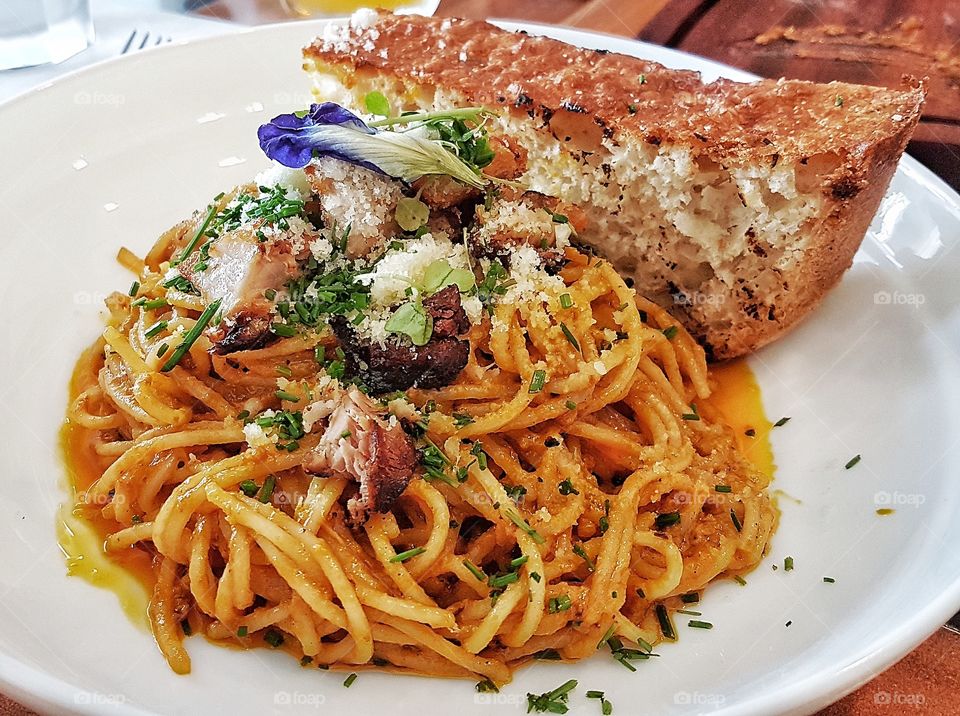 crab egg and pork pasta