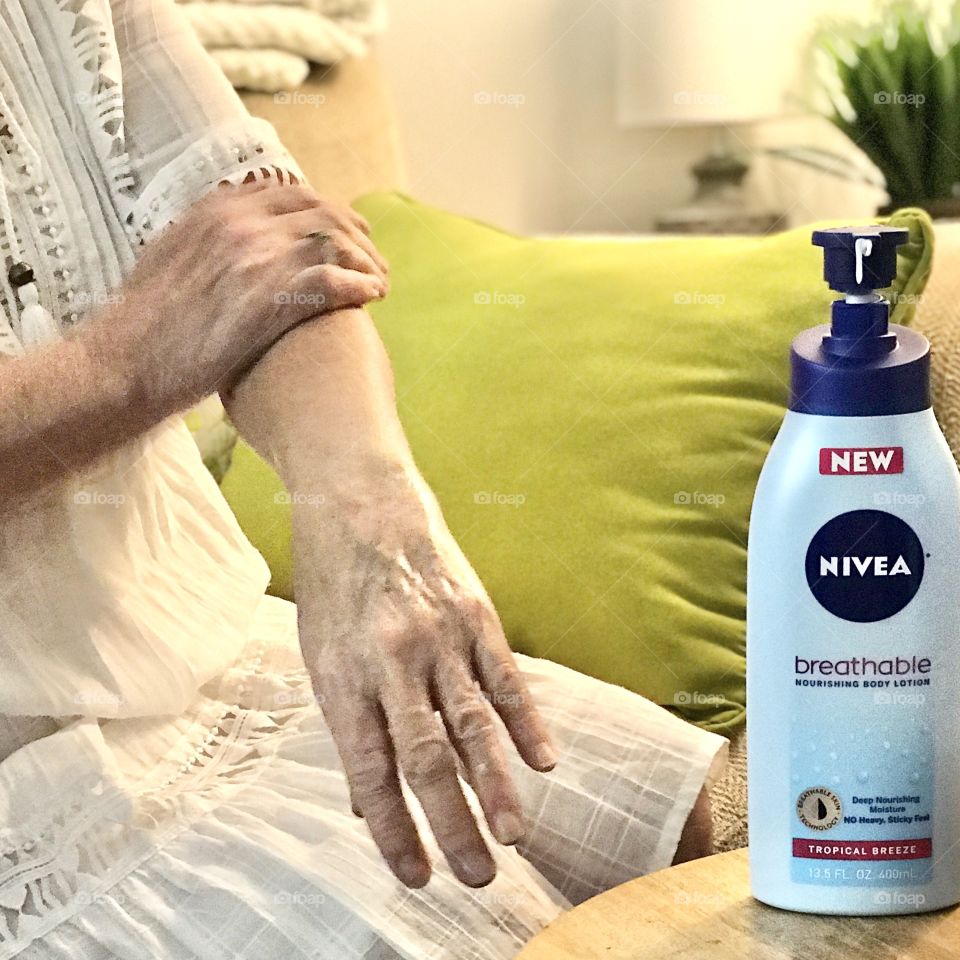 Nivea Breathable Nourishing Body Lotion In Tropical Breeze 