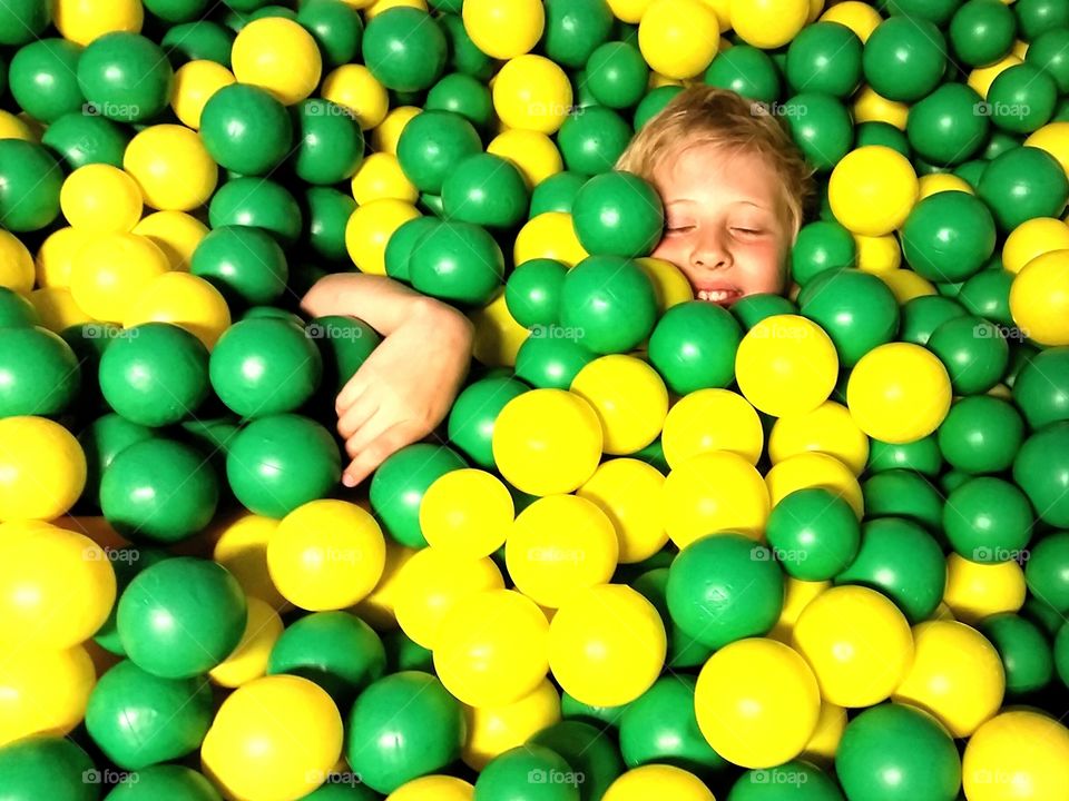 Ball pool 2. Enjoying the bath!