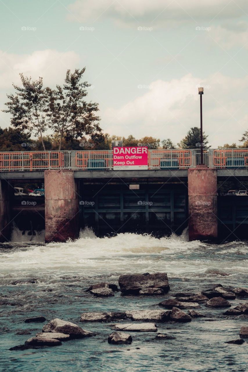 Nature is beautiful but can be powerful and dangerous as well.  Nature must be respected 👍