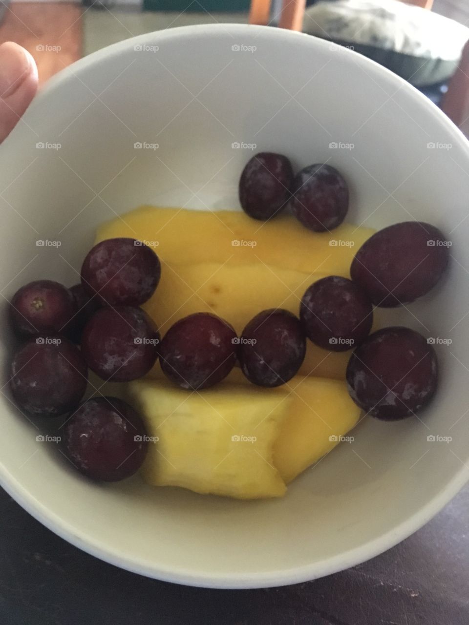 Mango slices and grapes make for a great late night little snack, sweet and yummy 