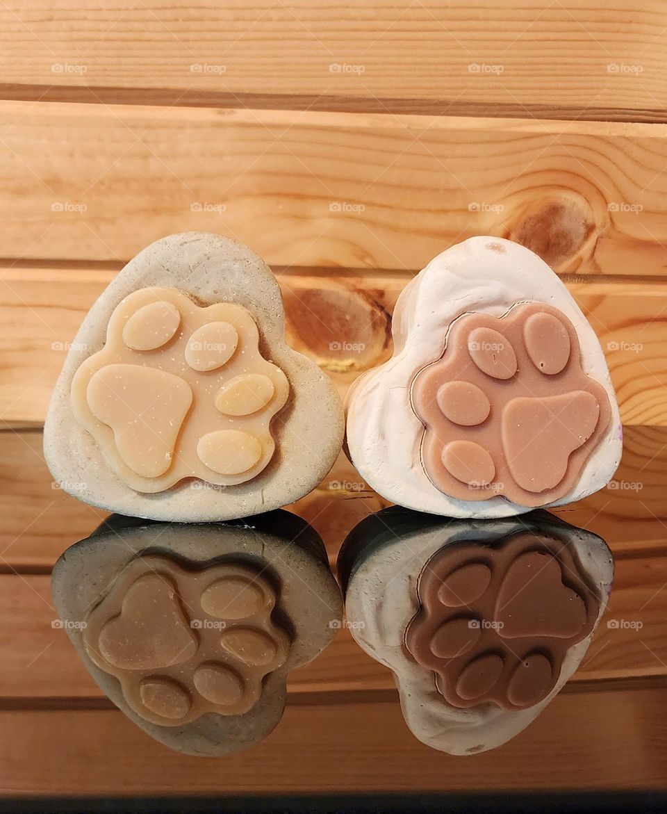Paw hearts with reflections