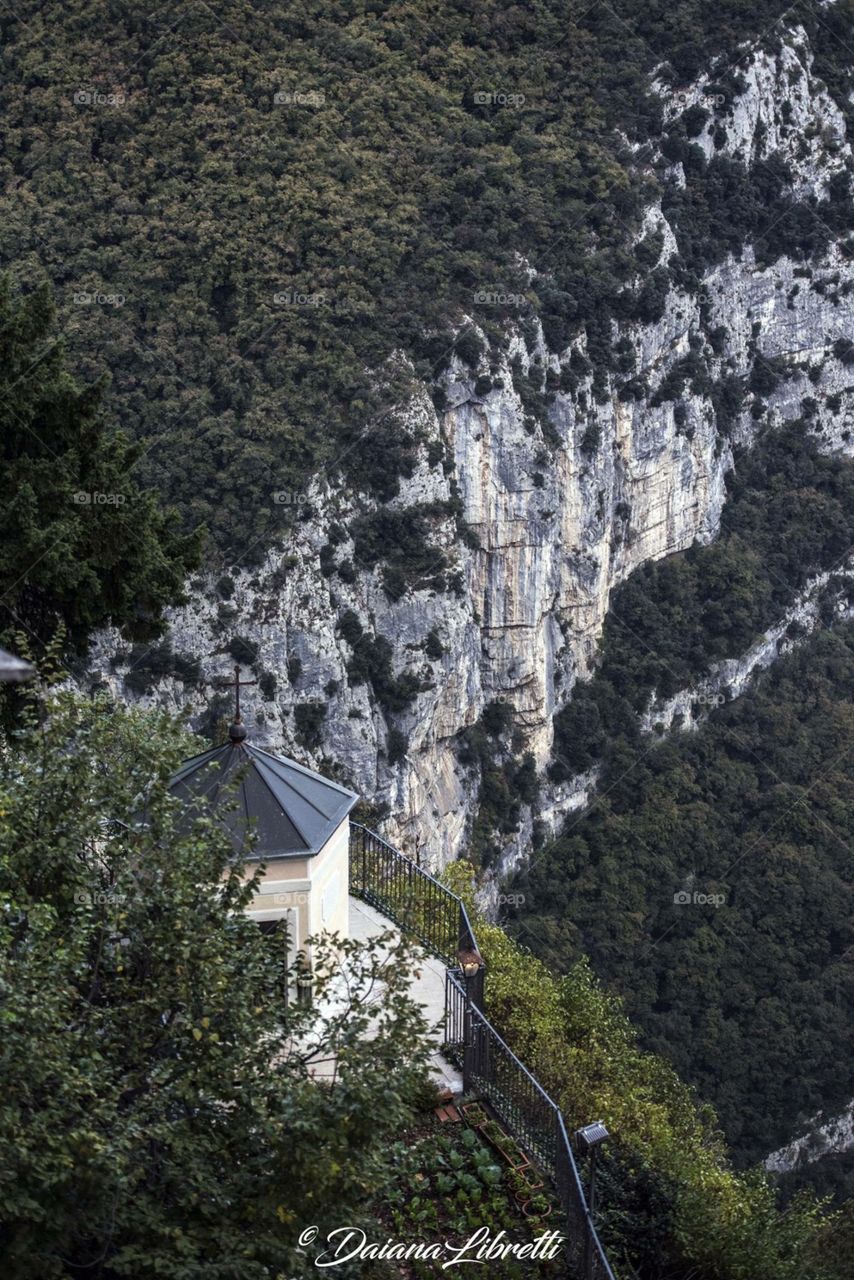 Santuario della madonna della corona
Sanctuary of the Madonna of the crown