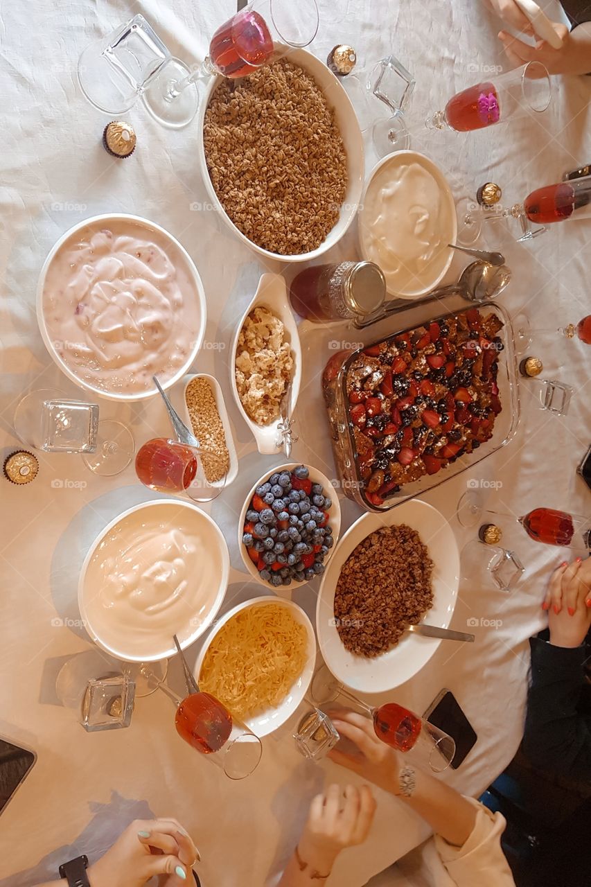 Delight together in a morning feast for those on a diet 🥂