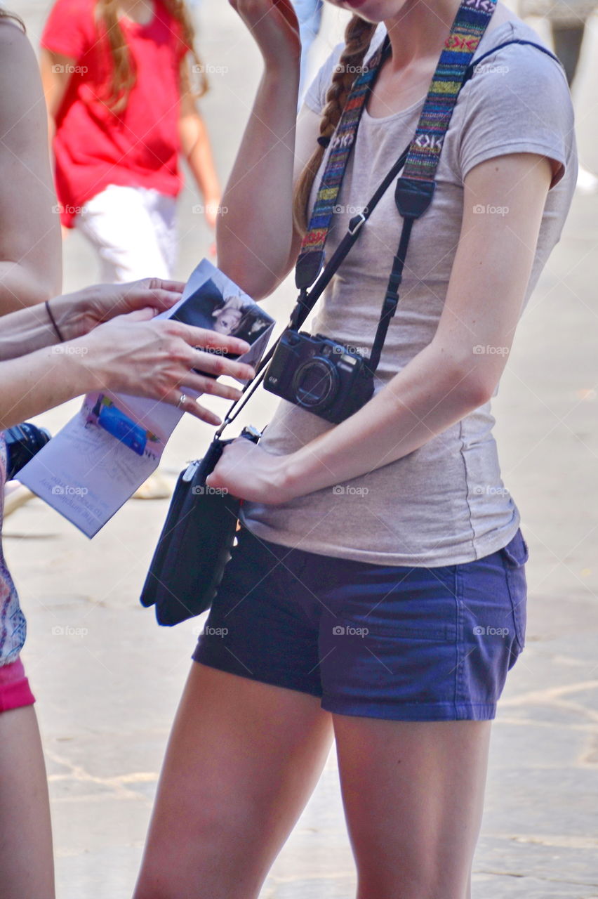 two tourists see the city map