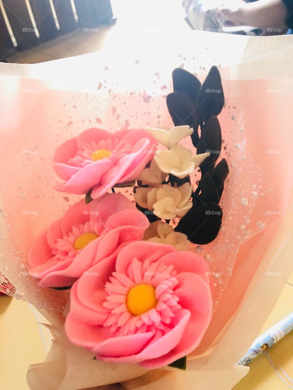 Open this as a decoration or expression to couples and for weddings