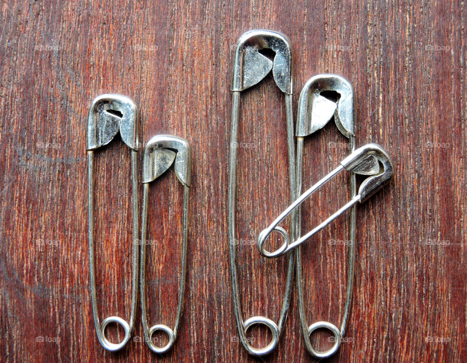 safety pin macro photography