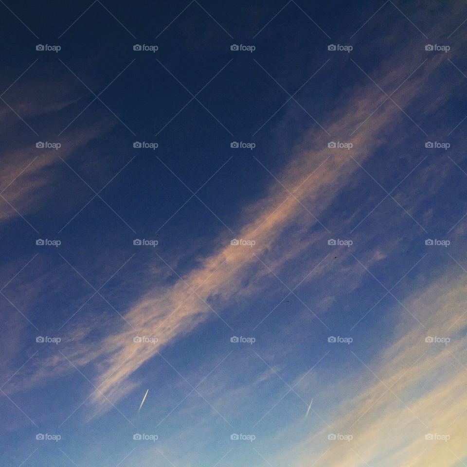 Airplanes in the sky