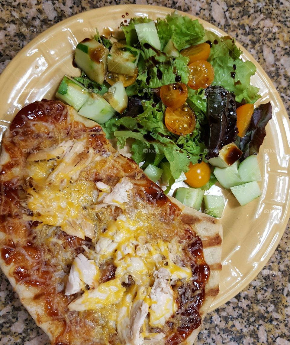 grilled BBQ Chicken Pizza and veggies from the garden!