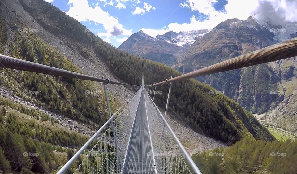 Longest suspended bridge in the world