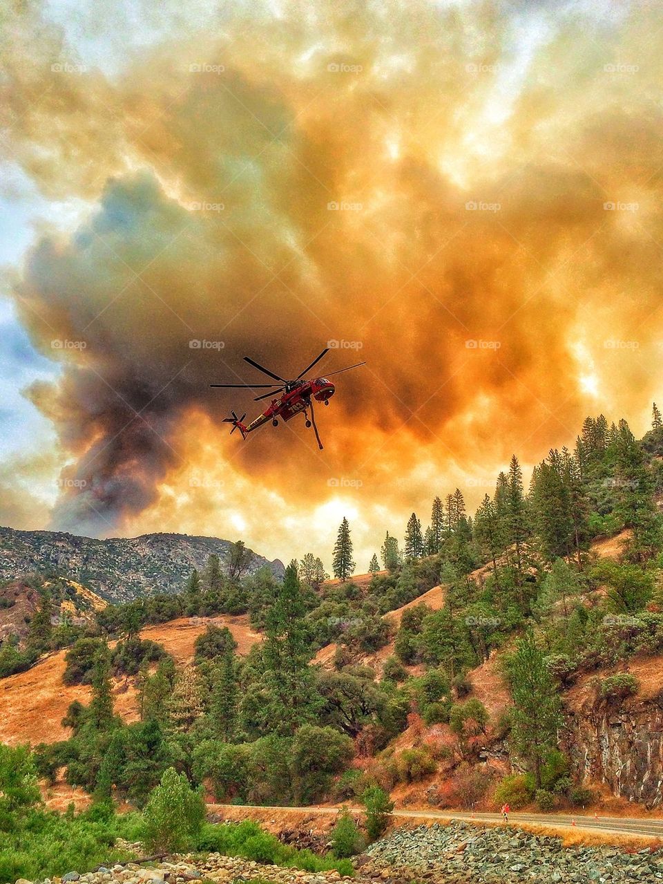 Helicopter Fighting Wild Fire