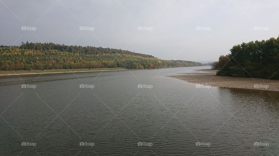 Stausee im Herbst