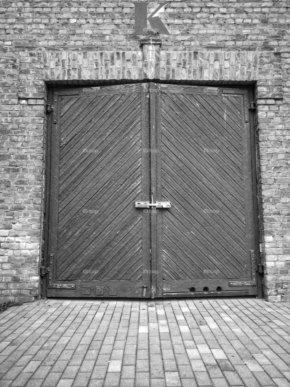 "The most colorful thing in the world is black and white, it contains all colors and at the same time excludes all."
~ Vikrmn, 10 Alone