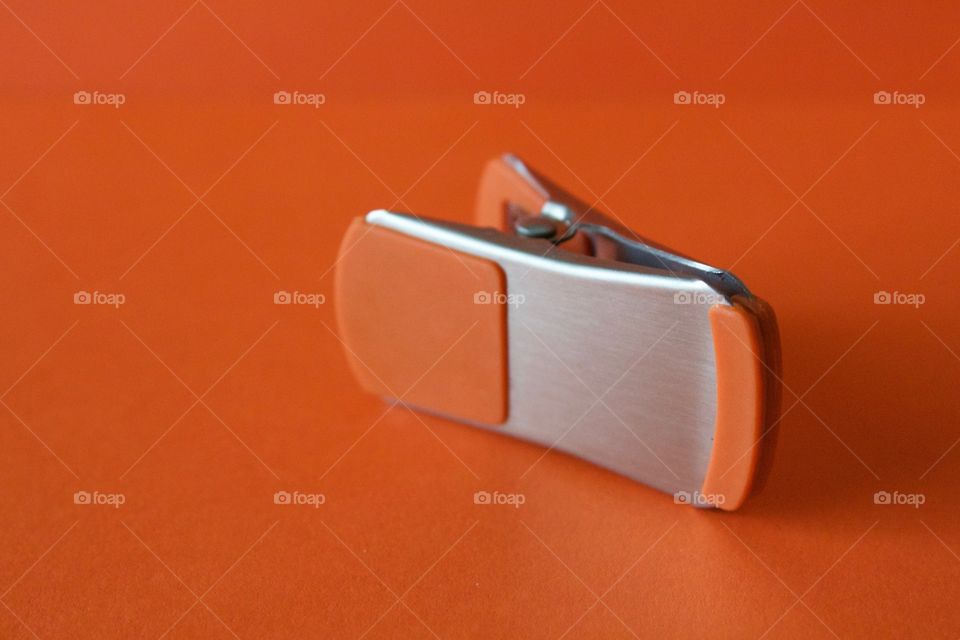 Orange Color Story - metal and rubber clip
