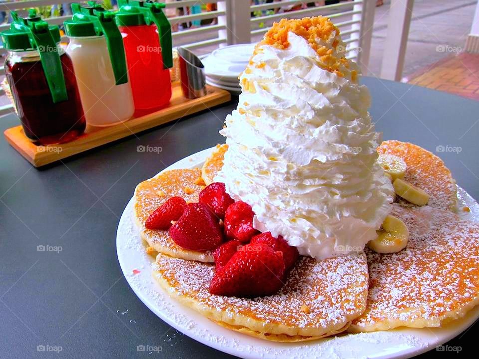 Close-up of pancake with strawberry