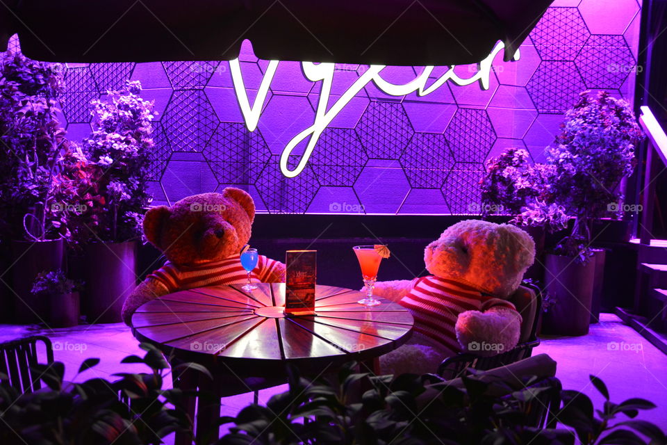Bears sitting for drinks - chilling in Shanghai 