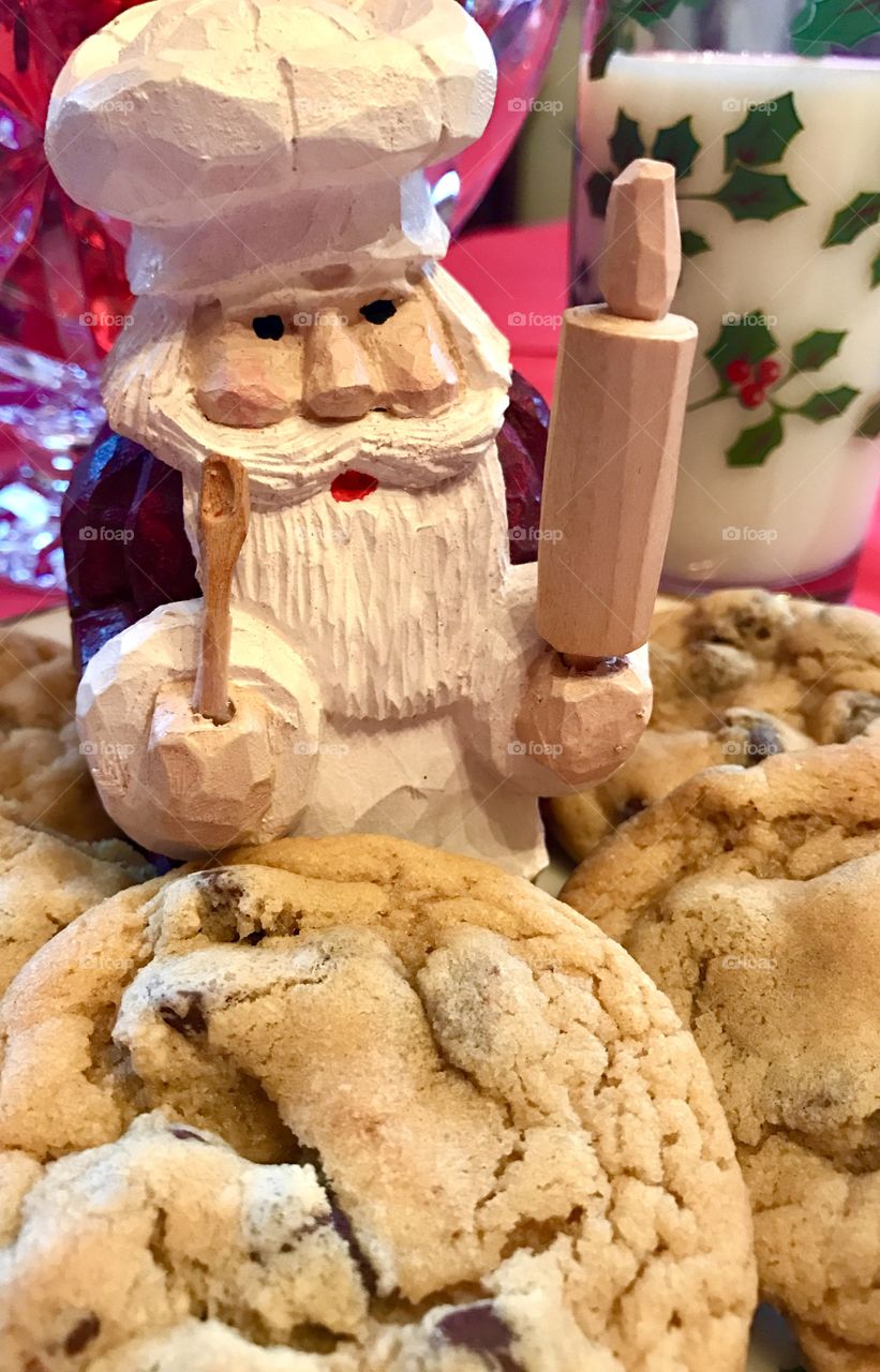 Baker Santa and delicious chocolate chip cookies