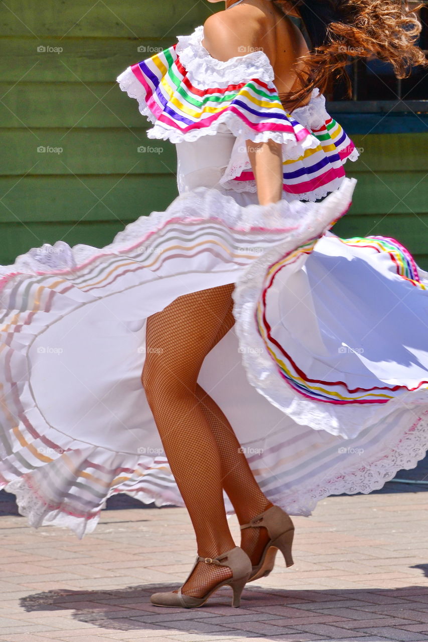 girl dancing outdoor