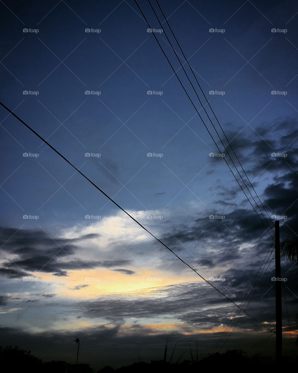 Acabou o #domingão!
Olhe só o sol dando adeus...
#BoaNoite e até mais!
📸
#céu #noite #paisagem #landscapes #nuvens 